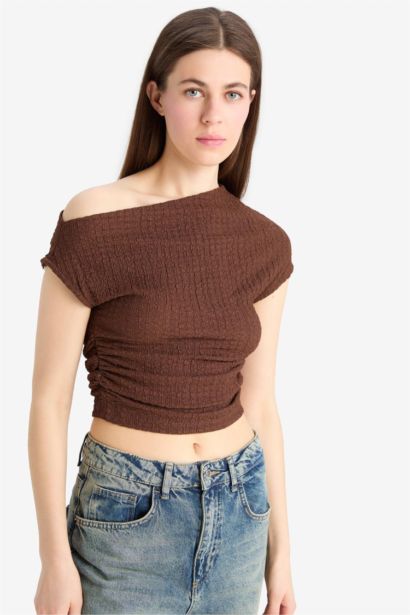 Slım Fıt Tek Omuzlu Bürümcük Kısa Kollu Tişört