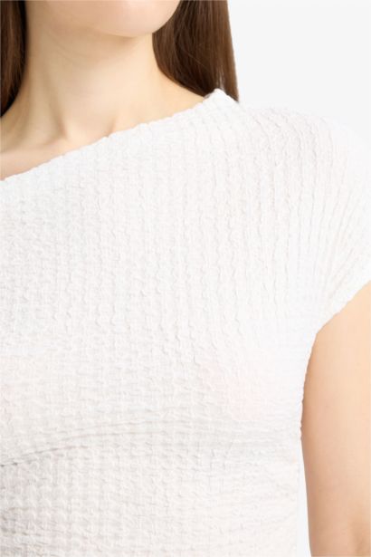 Slim Fit Single Shoulder Crepe Short Sleeve T-Shirt