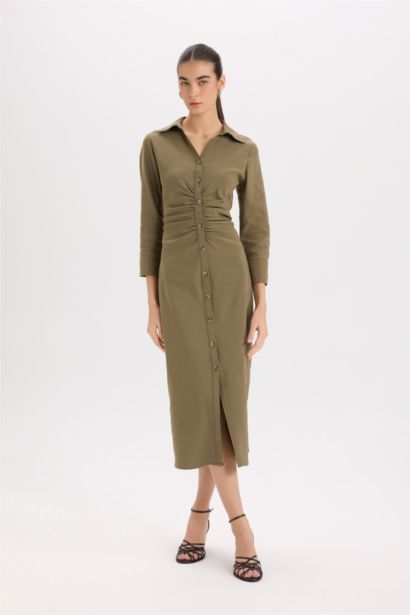 Robe mi-longue à manches courtes et col chemise  boutonnée en tissu Bengaline