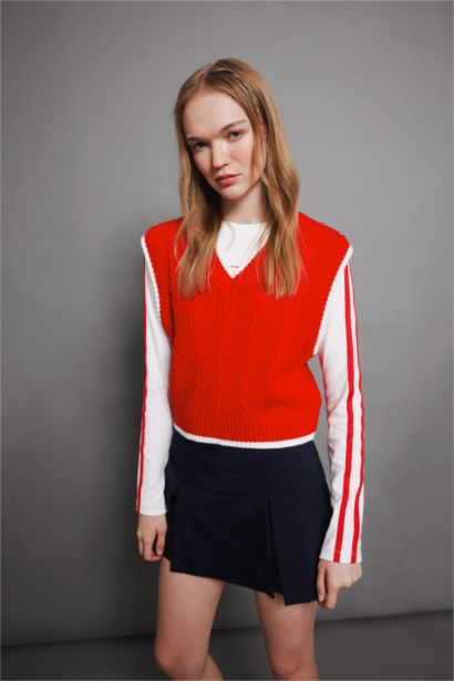 Slim Fit V-Neck