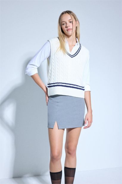 Regular Fit V Neck Patterned Knit Pullover