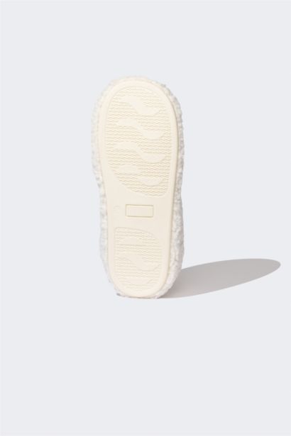 Woman Plush Home Slippers