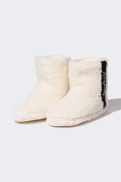 Woman Plush Flat Sole Home Boots