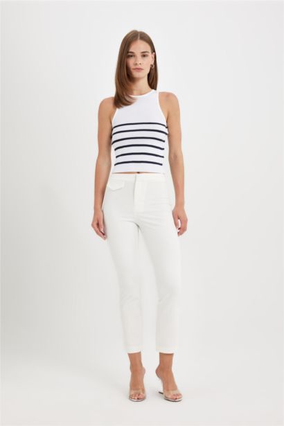 بنطلون برجل عادي وخصر عالي مزين بجيب