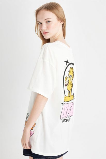 تيشيرت واسع نص كم بطبعة من الخلف برقبة مستديرة