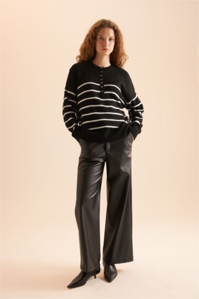 Oversize Geniş Kalıp Düğmeli Yaka Triko Kazak