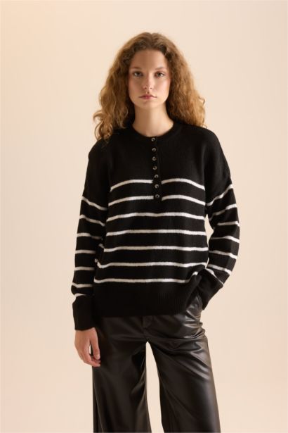 Oversize Geniş Kalıp Düğmeli Yaka Triko Kazak