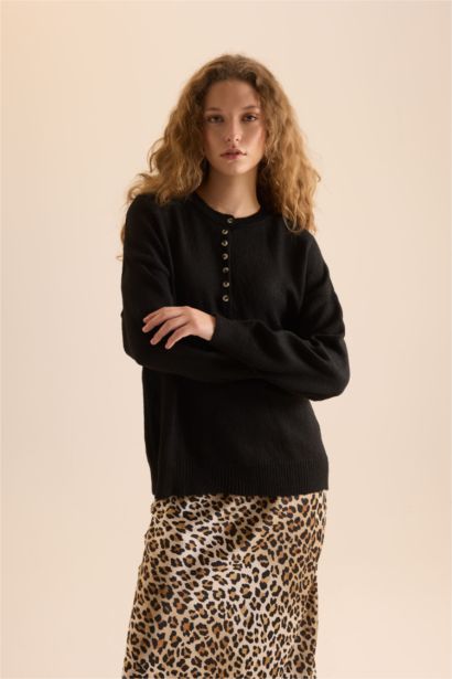 Oversize Geniş Kalıp Düğmeli Yaka Triko Kazak