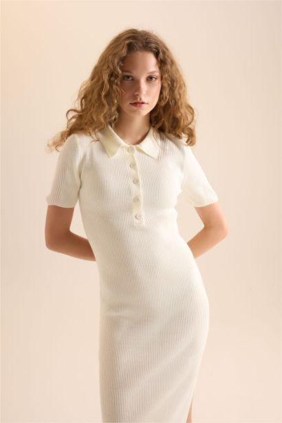 Fitted Polo Yaka Kısa Kollu Yırtmaçlı Midi Triko Elbise