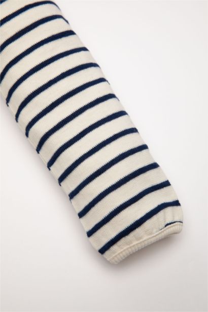 سويت شيرت بيبي بناتي مخطط قصة عادية بياقة بيبي وبطانة ناعمة