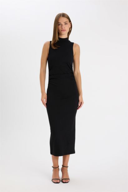 Bodycon Vücudu Saran Yarım Balıkçı Yaka Kolsuz Maxi Siyah Abiye Elbise