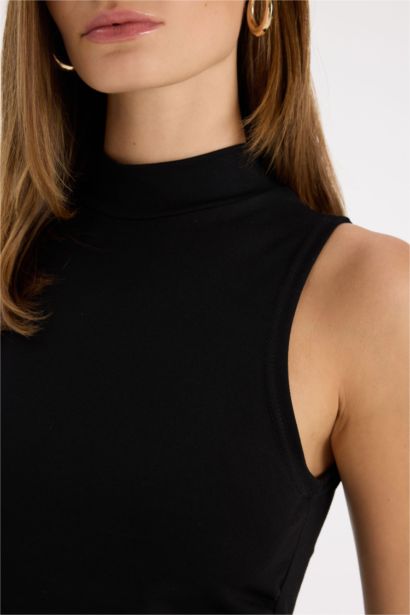 Bodycon Vücudu Saran Yarım Balıkçı Yaka Kolsuz Maxi Siyah Abiye Elbise