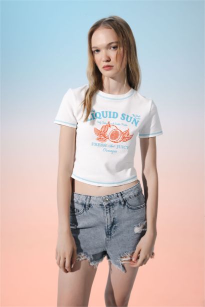 Fitted Printed Ribbon Crop T-Shirt