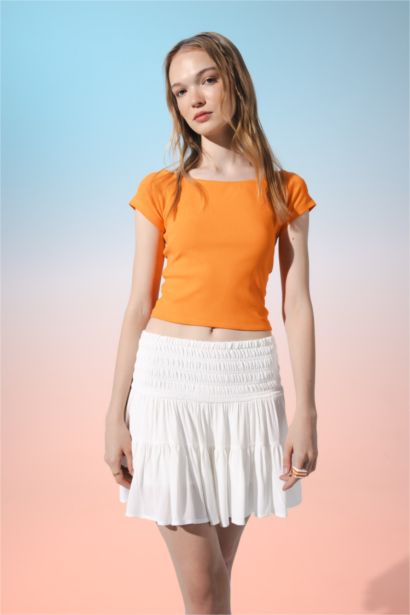 Fitted Ribbed Short Sleeve T-Shirt