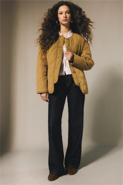 بنطرون جينز قصة مستقيمة واسعة وخصر عالي