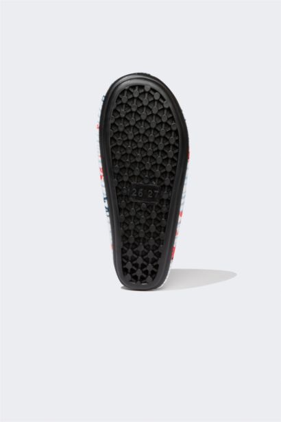 حذاء بحر ولادي بكعب مسطح