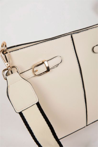 Kadın Tokalı Suni Deri Çapraz Çanta