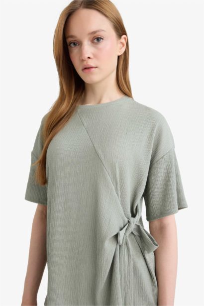 تيشيرت نص كم قصة مريحة بياقة مستديرة