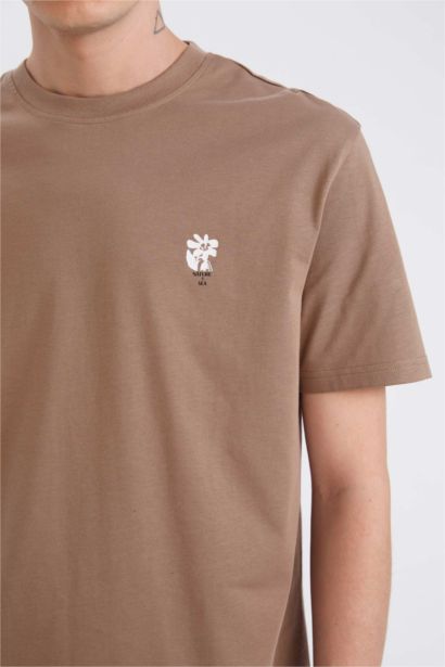 تيشيرت قطن مطبوع قصة عادية برقبة مستديرة