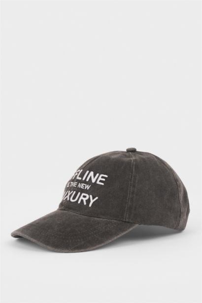 كاب حريمي مظهر جينز مطرز