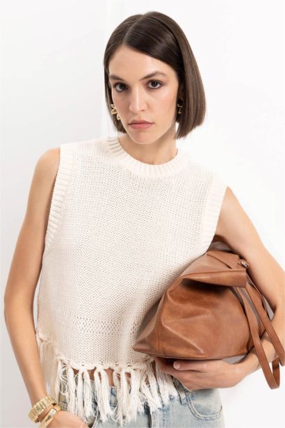 جيلي تريكو سامبل مكشكش قصة عادية برقبة مستديرة