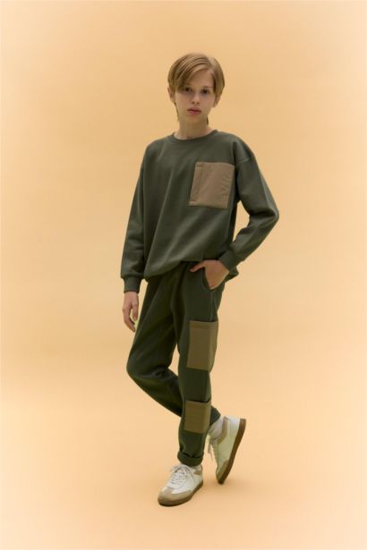 Boy Oversize Fit Crew Neck Sweatshirt