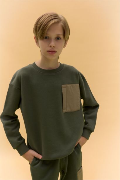 Boy Oversize Fit Crew Neck Sweatshirt