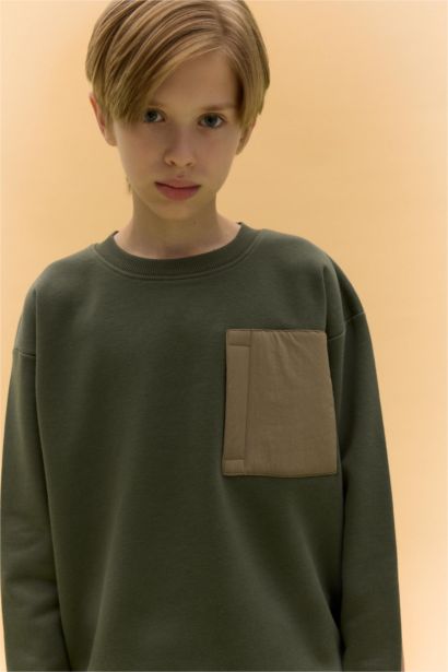 Boy Oversize Fit Crew Neck Sweatshirt