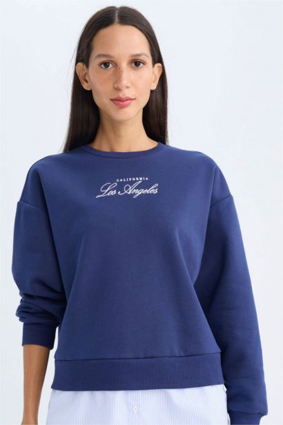 релакс пішімі қала дөңгелек жаға Свитер