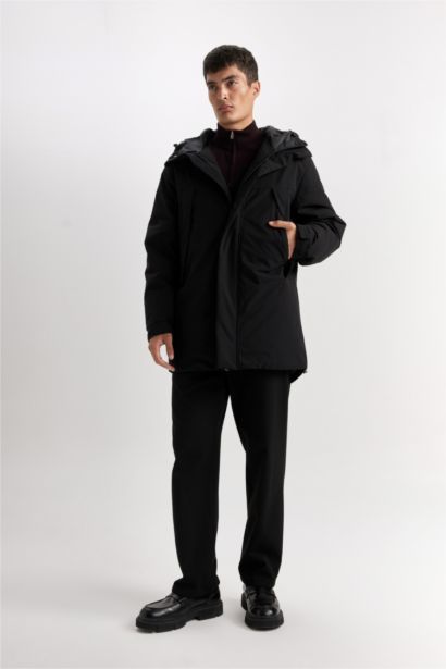 جاكيت خفيف قصة عادية بغطاء للرأس