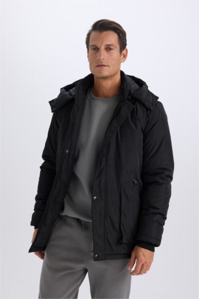 Regular Fit Çıkarılabilir Kapüşonlu Fermuarlı Çıtçıtlı Cepli Mont