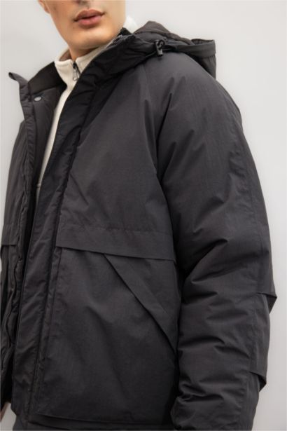 Regular Fit Kapüşonlu Fermuarlı Cepli Mont