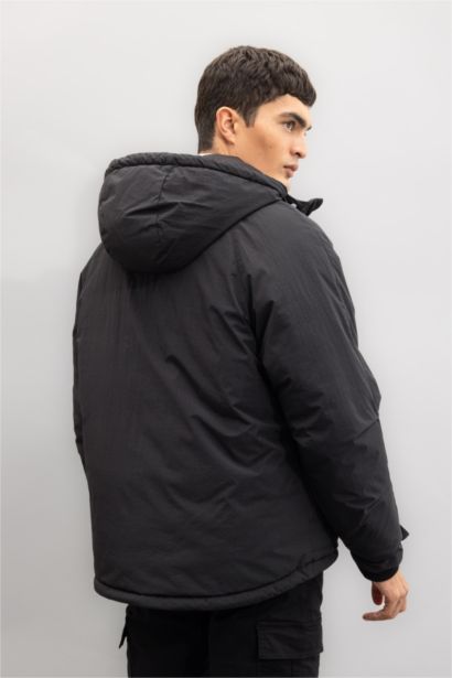 Regular Fit Kapüşonlu Fermuarlı Cepli Mont