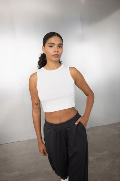 Débardeur Crop Top en Modal à Col rond de DeFacto Fit