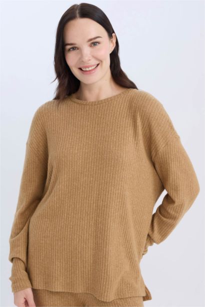 تيشيرت كم طويل مضلع قصة عادية برقبة مستديرة