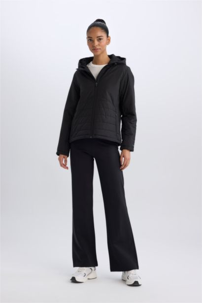 قمصلة نفخ قصة عادية بغطاء للرأس مقاوم للماء من DeFactoFit