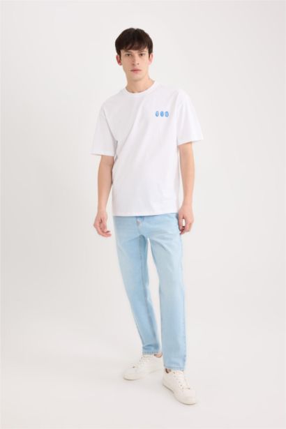 تيشيرت قطن أوفر سايز نص كم بياقة مستديرة بطبعة من الخلف