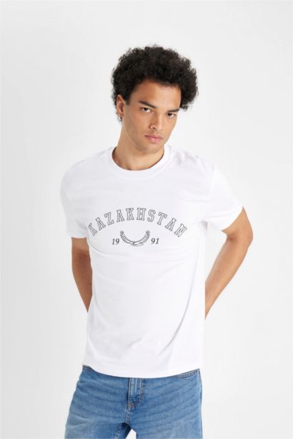 Футболка стандартного кроя с принтом