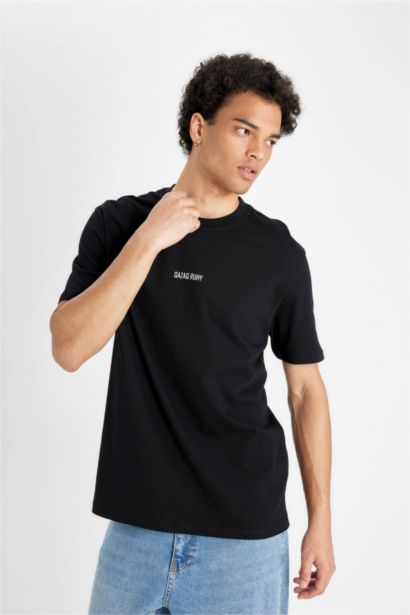 Футболка стандартного кроя с принтом