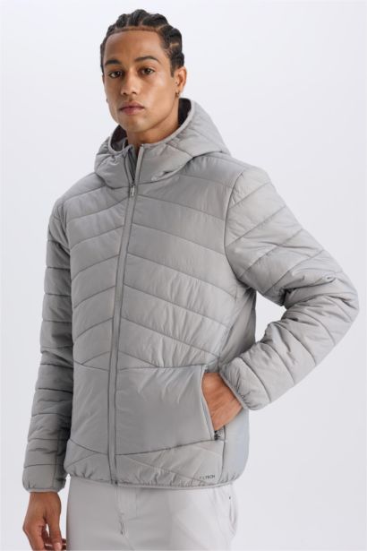 Su İtici Regular Fit Kapüşonlu Fermuarlı Mevsimlik Şişme Mont