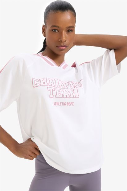 Oversize Geniş Kalıp V Yaka Sırt Baskılı Sporcu Kısa Kollu Tişört