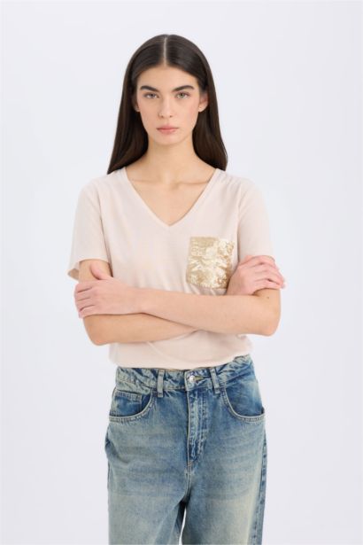 Relax Fit V-Neck Short Sleeve T-Shirt