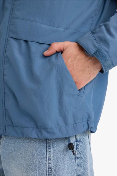 Su İtici Kapüşonlu Yağmurluk