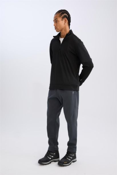 Standard Fit Jogger