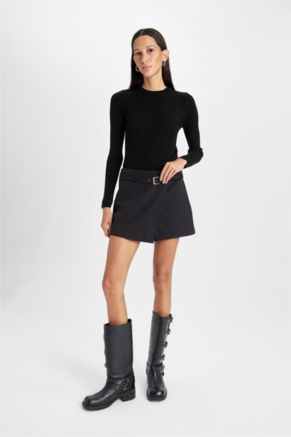 A Cut High waist Asymmetric Shorts