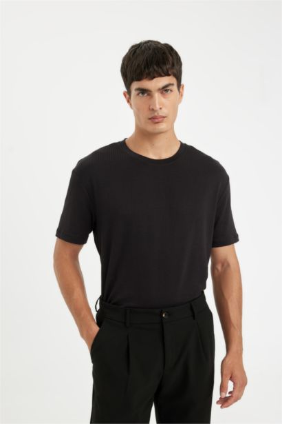 تي شيرت نص كم قصة عادية بياقة مستديرة