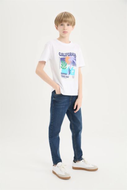 Узкие джинсы стандартного кроя для мальчика