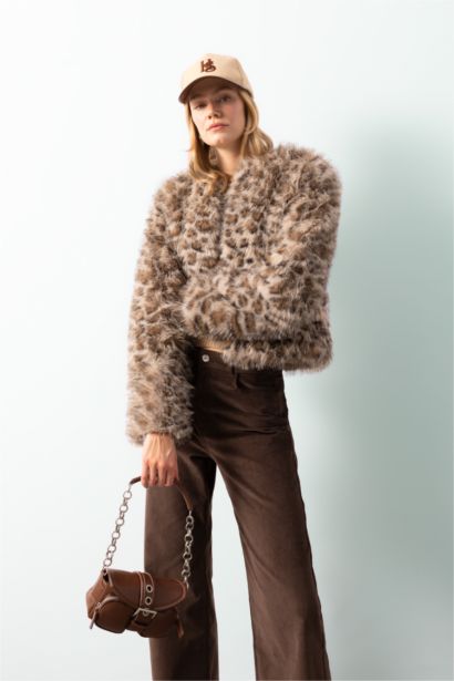 Regular Fit Leopar Desenli Kısa Suni Kürk Ceket Mont