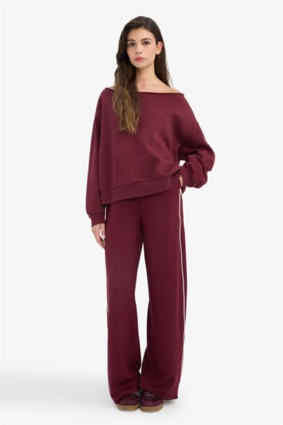 بنطرون بجامة رياضي قصة مستقيمة ورجل عادي