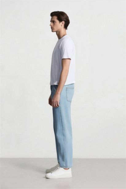 بنطلون جينز سليم فيت بقالب ضيق وخصر عالي